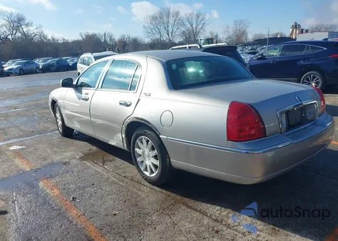 2010 Lincoln Town Car Signature Limited из США, поврежденный, VIN 2LNBL8CV7AX624611